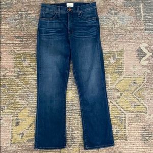 Caslon kick out crop